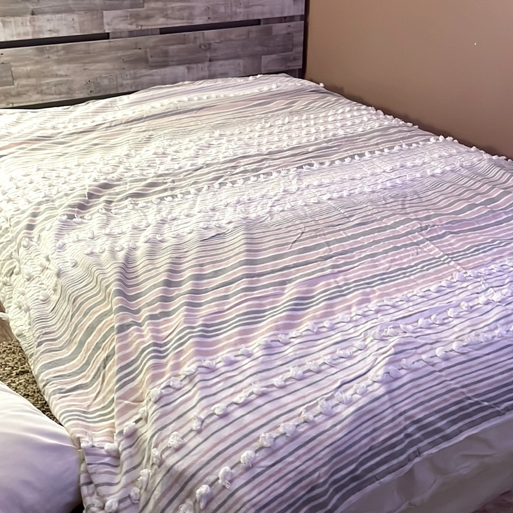 Full/Queen cotton duvet.  Blush, gray and white.